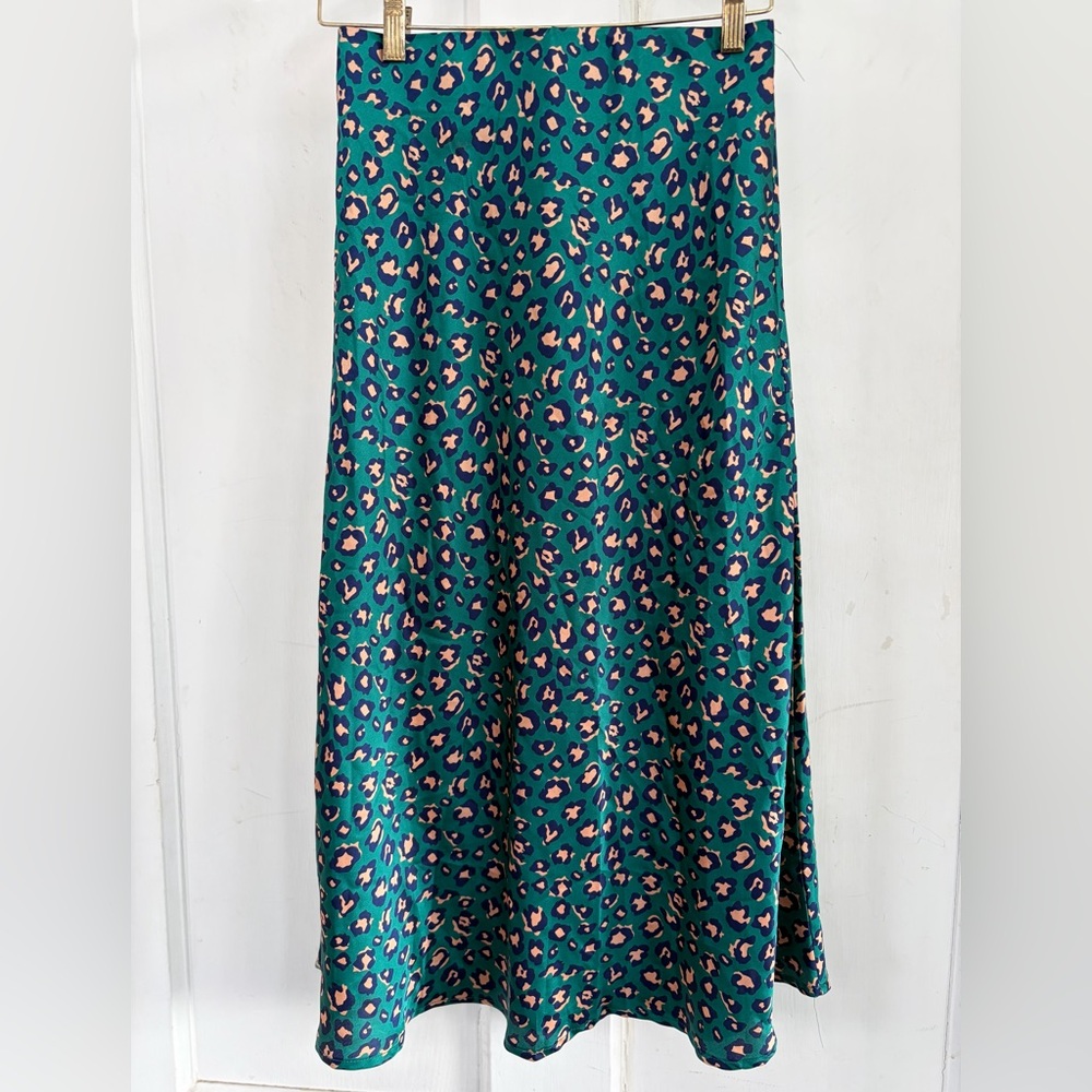 Aaron & Amber Green Leopard Print Skirt
